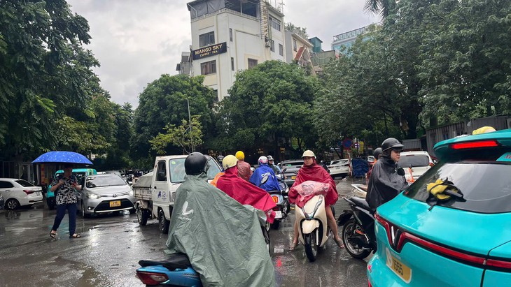 Nhiều khu vực bước vào cao điểm của đợt mưa lớn- Ảnh 1.