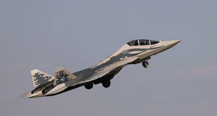 UAV Su-75 có thể trở thành cánh tay nối dài của tiêm kích Su-57D Nga- Ảnh 1.