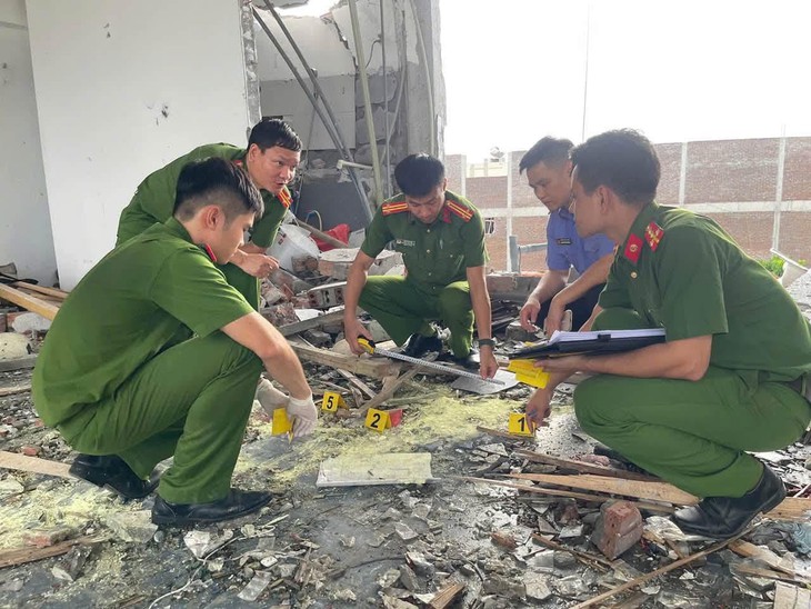 1 người tử vong, 3 người bị thương nặng sau tiếng nổ lớn ở dãy trọ- Ảnh 1.