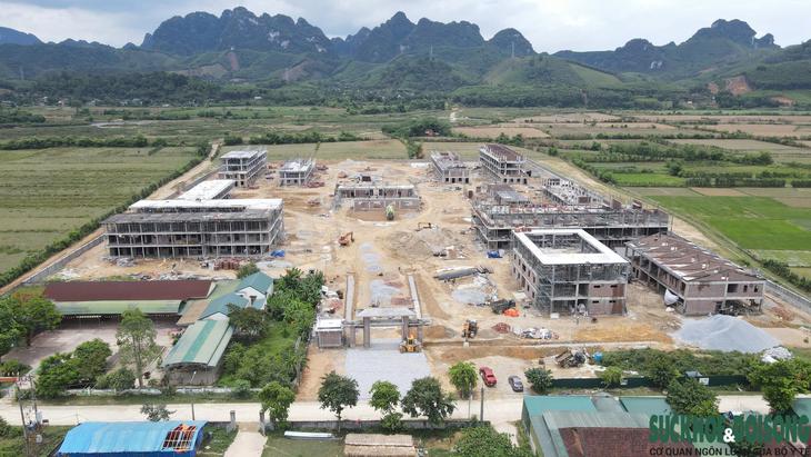 Đếm ngược tiến độ hoàn thành trường nội trú nơi vùng biên- Ảnh 1.