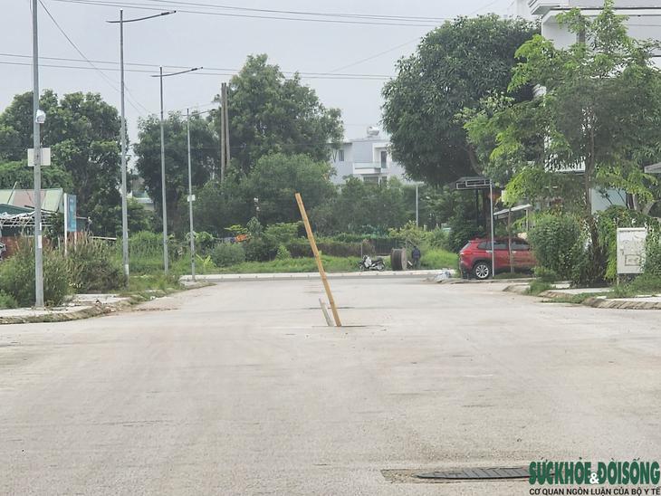 'Bẫy' hố ga sâu 2m chực chờ người dân giữa lòng đô thị Thanh Hóa - Ảnh 1.