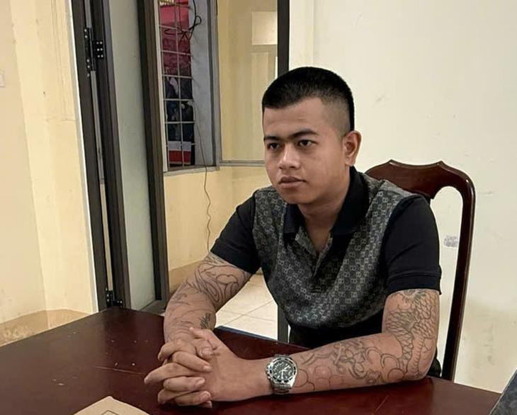 Khởi tố đối tượng chém người trọng thương vì mâu thuẫn thanh toán tiền ở quán nhậu- Ảnh 1.