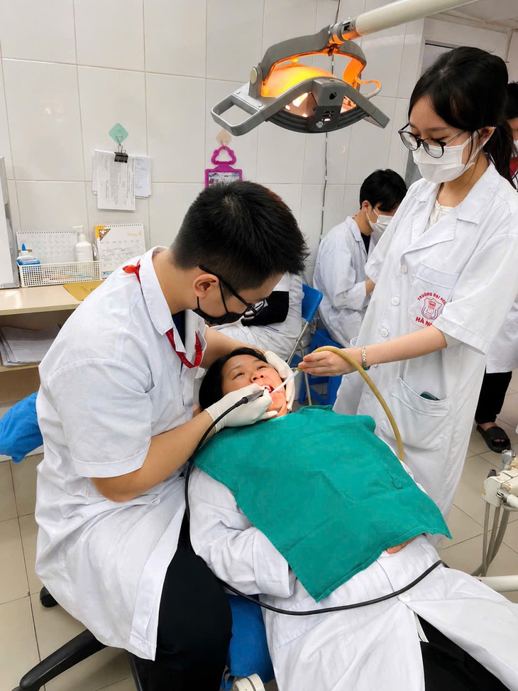 Bài học về sự thấu cảm từ tân thủ khoa bác sĩ nội trú Đại học Y Hà Nội- Ảnh 4.