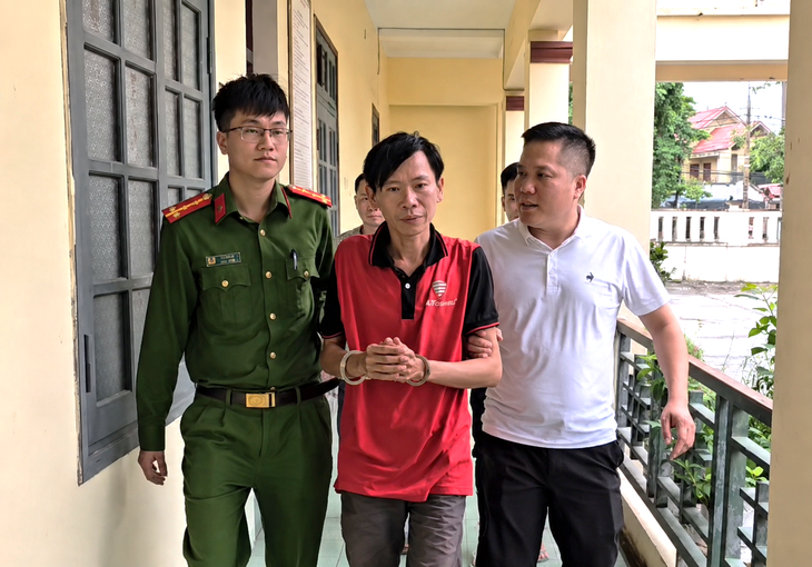 Bắt đối tượng chém vợ, mẹ vợ rồi thay tên, trốn truy nã hơn 5 năm- Ảnh 1.