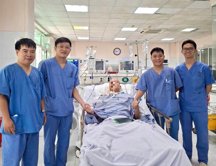 Cứu sống nam bệnh nhân tiền sử Lupus ban đỏ hệ thống, suy đa cơ quan nặng - Ảnh 1.