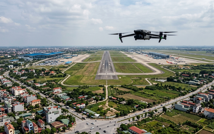 Flycam cất cánh gần sân bay Nội Bài, người điều khiển nói gì khi bị phát hiện?- Ảnh 1.