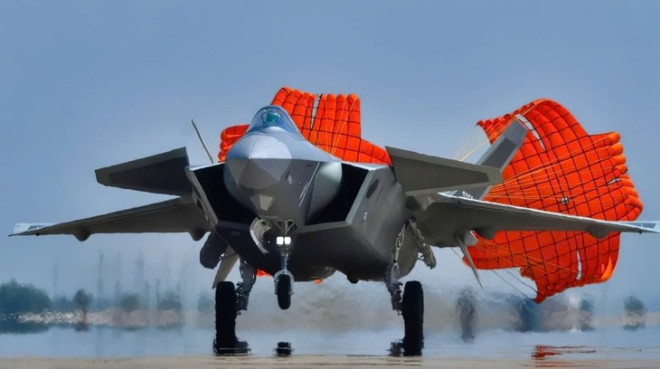Tiêm kích J-20 Trung Quốc nắm giữ ưu thế mà F-22 và F-35 Mỹ khó theo kịp- Ảnh 1.
