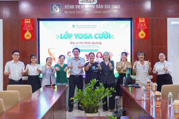 Phục hồi cơ thể từ thuốc bổ ‘Yoga cười’- Ảnh 4.