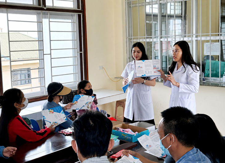 Hà Tĩnh tăng cường tư vấn, xét nghiệm HIV: Phát hiện sớm, điều trị kịp thời, nâng cao chất lượng cuộc sống - Ảnh 2.