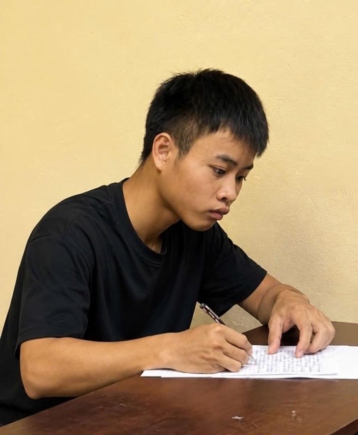 Khởi tố nhóm đối tượng livestream 'vé cào trúng thưởng' để chiếm đoạt tiền tại Lào- Ảnh 2.