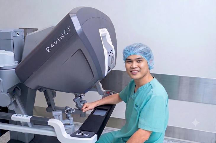 Ứng dụng robot trong phẫu thuật tiết niệu, bảo tồn 'bản lĩnh' phái mạnh - Ảnh 2.