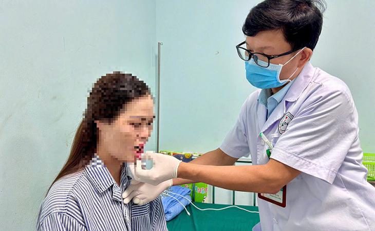 Không còn cảnh khăn gói về Thủ đô, bệnh nhân ung thư Hà Giang được cứu chữa ngay tại quê nhà- Ảnh 2.