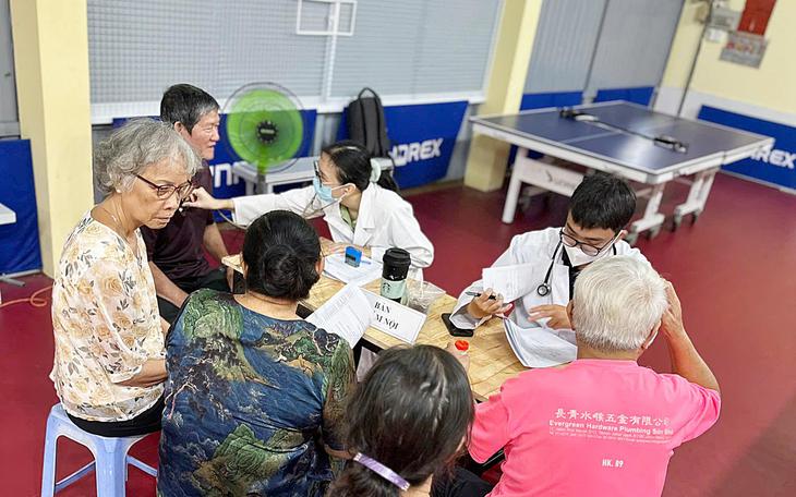 TPHCM thêm điểm chăm sóc người cao tuổi ngay tại cộng đồng - Ảnh 2.