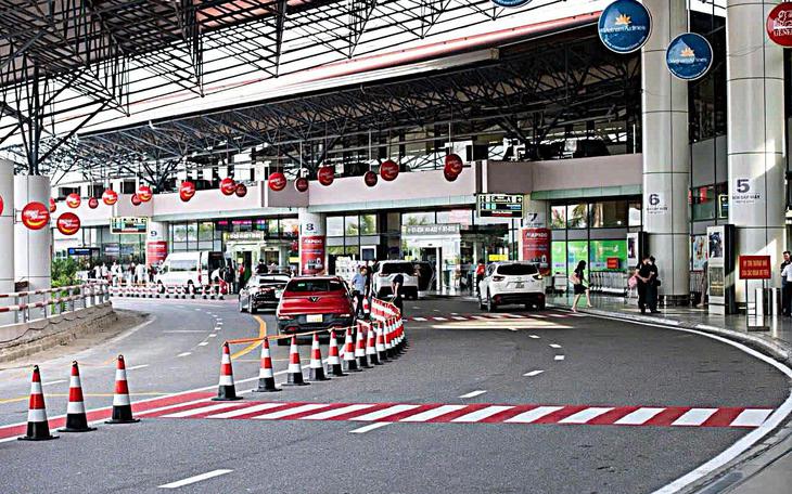 Liên tiếp phát hiện 'cò mồi' tại sân bay Nội Bài, môi giới hành khách để hưởng tiền chênh lệch- Ảnh 1.