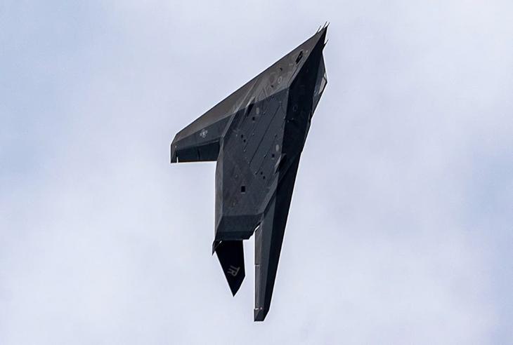 F-117 Nighthawk và B-2 Spirit: Đâu là máy bay tàng hình đỉnh cao của Mỹ- Ảnh 1.