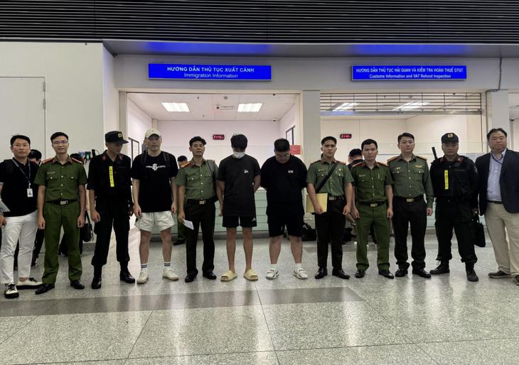 8 đối tượng người Hàn Quốc bị truy nã đỏ của Interpol từ Campuchia sang Việt Nam hoạt động - Ảnh 2.
