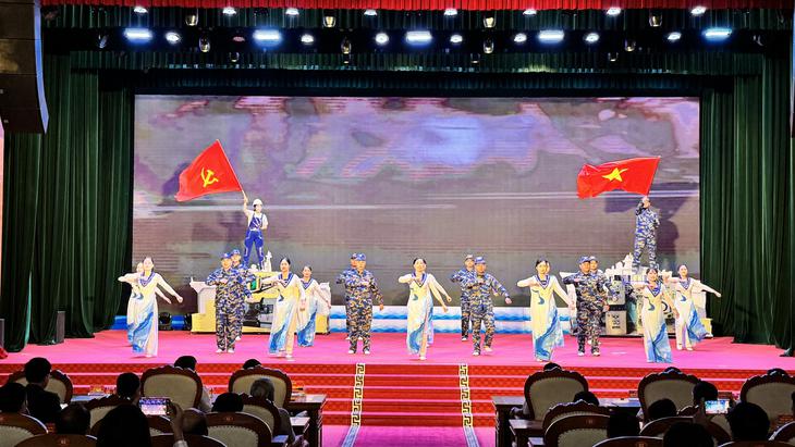Nhiều cán bộ y tế được khen thưởng sau khám sức khỏe Trường Sa năm 2026 - Ảnh 1.