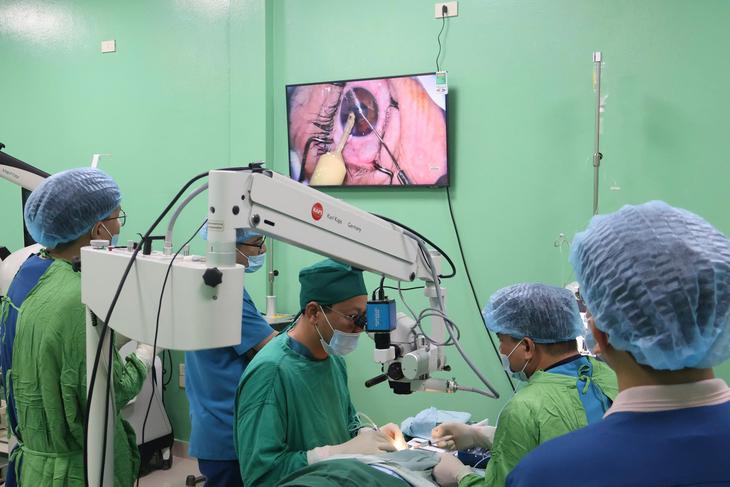 Thách thức chẩn đoán thoái hóa hoàng điểm tuổi già thể ướt giai đoạn sớm- Ảnh 2.