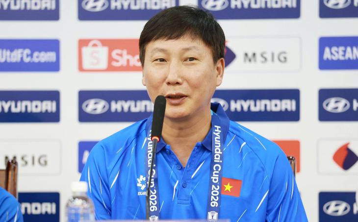 HLV Kim Sang Sik: ĐT Việt Nam tôn trọng Campuchia nhưng mục tiêu là 3 điểm- Ảnh 1.