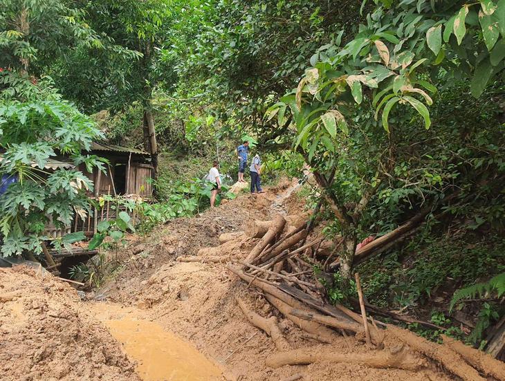 Nghệ An khẩn trương khắc phục hậu quả mưa lớn, bảo đảm an toàn cho người dân
- Ảnh 4.