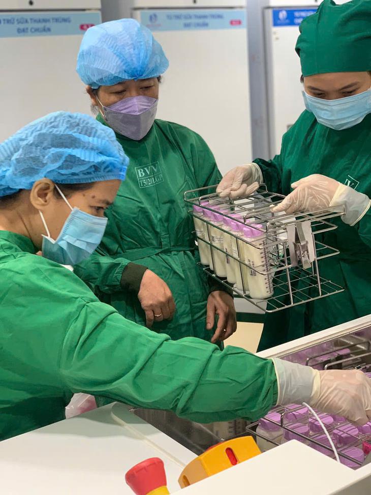 Ngân hàng sữa mẹ lớn nhất Việt Nam: Nhiều bà mẹ hiến 500 lít sữa, trao cơ hội sống cho trẻ sinh non - Ảnh 4.