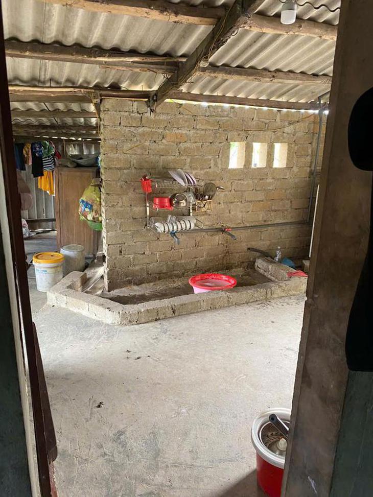  17 tuổi chưa một ngày đến trường, nữ sinh thiểu năng trí tuệ lại đối mặt ca phẫu thuật hơn 100 triệu đồng- Ảnh 3.