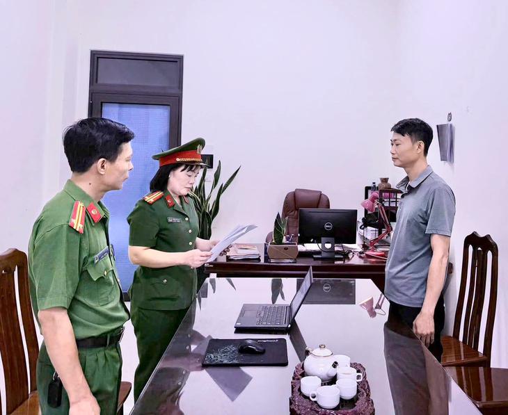 Khởi tố cai thầu để công nhân làm việc trên cao một mình, ngã cột điện tử vong- Ảnh 1.