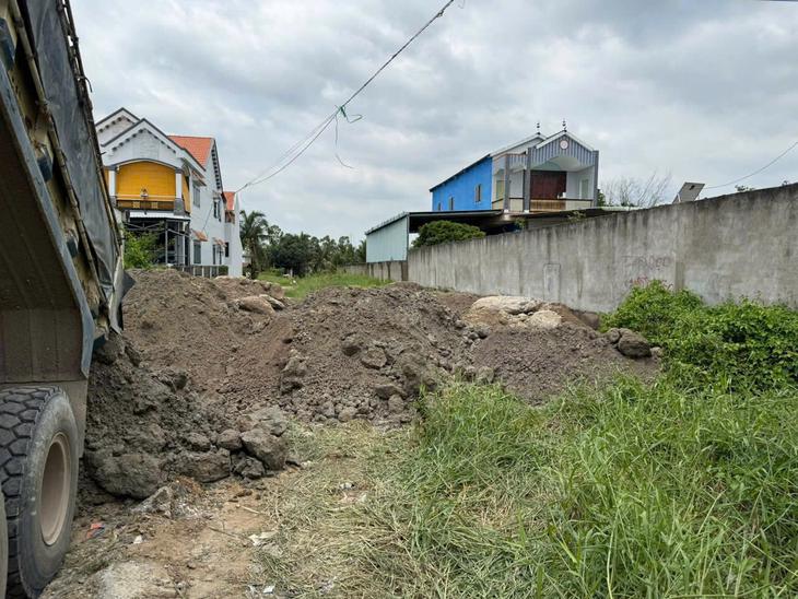 Khởi tố Phó Giám đốc Nhà máy bê tông về hành vi Gây ô nhiễm môi trường- Ảnh 2.
