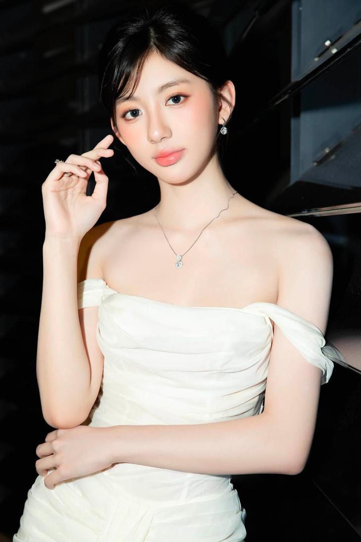 Con gái Hoa hậu Ngọc Diễm 16 tuổi cao 1m72, nhan sắc thừa hưởng từ mẹ- Ảnh 2.