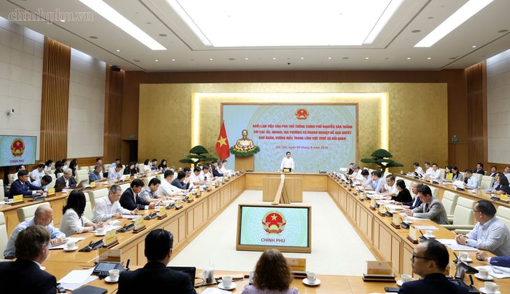 Phó Thủ tướng: Không để doanh nghiệp phải 'đi vòng' khi giải quyết thủ tục thuế, hải quan - Ảnh 1.