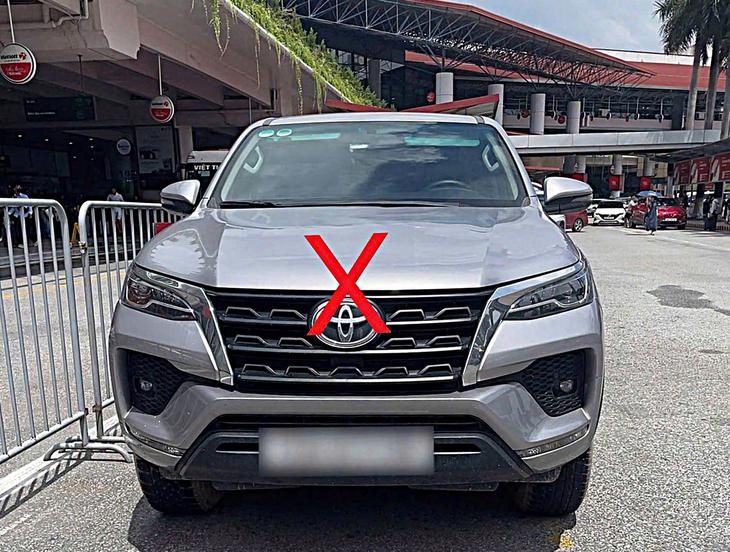 Sân bay Nội Bài vừa phân làn, nhiều trường hợp đã bị xử phạt vì lỗi này - Ảnh 3.