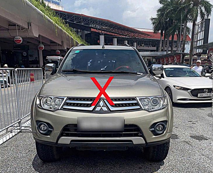 Sân bay Nội Bài vừa phân làn, nhiều trường hợp đã bị xử phạt vì lỗi này - Ảnh 2.
