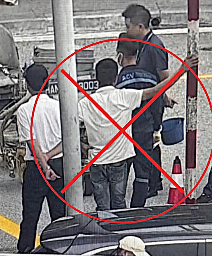 Nhận 100.000 đồng tiền môi giới, người chèo kéo khách ở sân bay Nội Bài bị phạt gấp 50 lần- Ảnh 2.