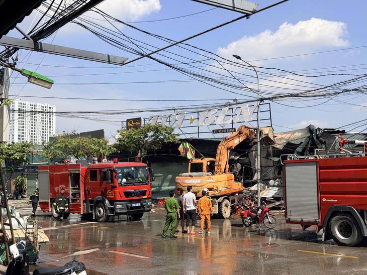 Lại xảy ra cháy trên đường 25m Thanh Liệt, Hà Nội- Ảnh 4.