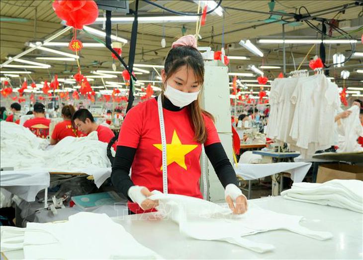 Xuất khẩu dệt may 7 tháng đạt trên 27 tỷ USD, duy trì đà tăng trưởng- Ảnh 1.