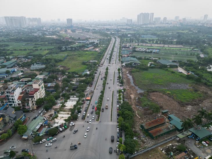 Loạt trụ cầu xuất hiện tại nút giao 'dị dạng' sau gần 10 năm - Ảnh 14.