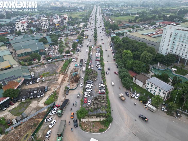 Loạt trụ cầu xuất hiện tại nút giao 'dị dạng' sau gần 10 năm - Ảnh 5.