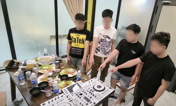 Phát hiện 4 người tổ chức sử dụng ma túy trong phòng VIP quán nhậu- Ảnh 1.