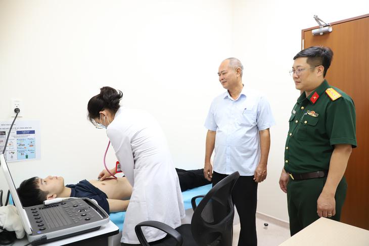 Hơn 200 trẻ được sàng lọc tim bẩm sinh miễn phí tại Hưng Yên, phát hiện 14 trường hợp bệnh tim- Ảnh 7.