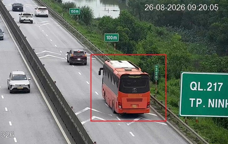 Phó Thủ tướng yêu cầu rà soát mức phạt, khoảng cách an toàn trên cao tốc- Ảnh 1.