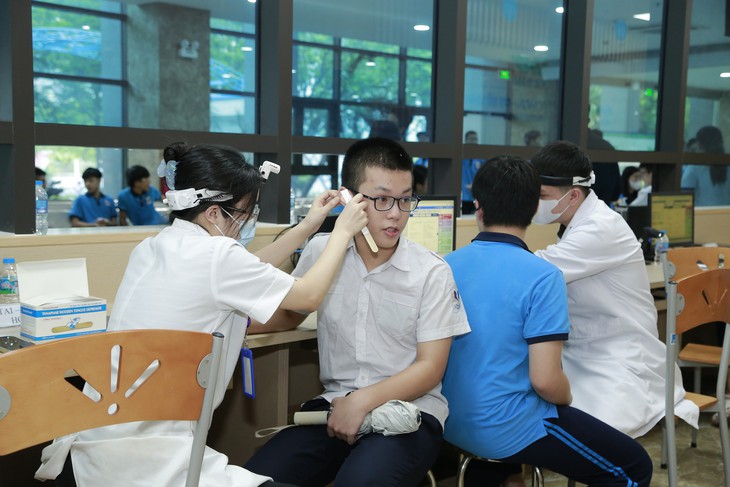 Phải cập nhật kết quả kiểm tra sức khoẻ đầu năm của học sinh lên Cổng dữ liệu của Bộ Y tế- Ảnh 1.