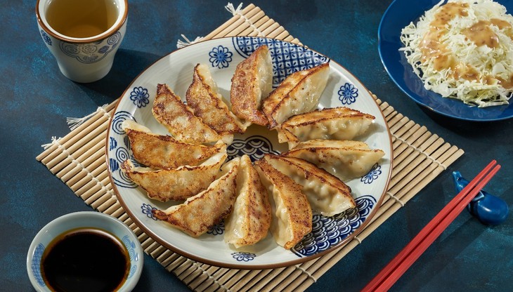 Thêm lựa chọn tiện lợi cho bữa ăn gia đình với Gyoza Nhật Bản - Ảnh 1.
