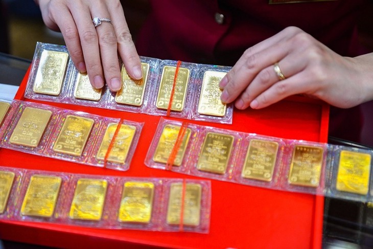 Chốt giá vàng hôm nay ngày 10/9 nằm yên nghe ngóng - Ảnh 1.