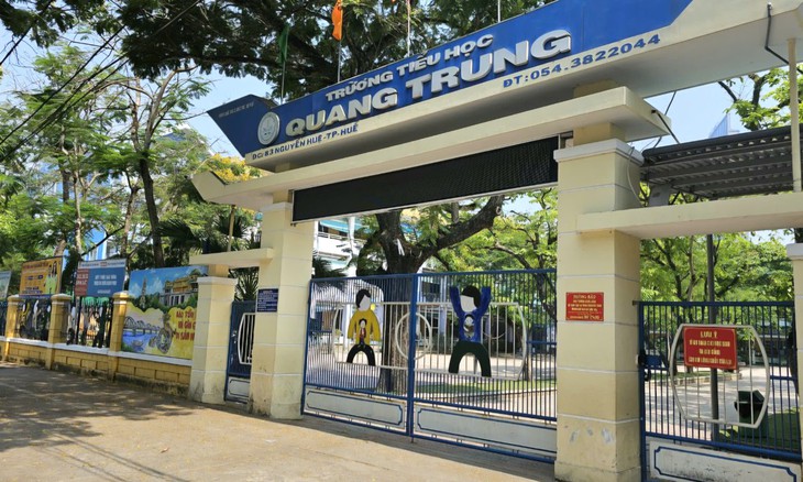 Huế quy định trần các khoản thu, việc dạy học sau sáp nhập diễn ra thế nào?- Ảnh 1.