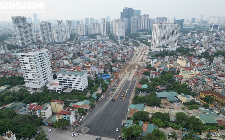 Những căn nhà 'méo mó' bên tuyến Vành đai 2,5- Ảnh 10.