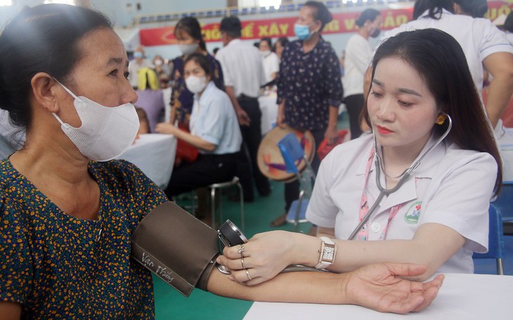 Bộ Y tế chủ động kiểm soát giá thuốc, vật tư y tế, dịch vụ KCB- Ảnh 3.