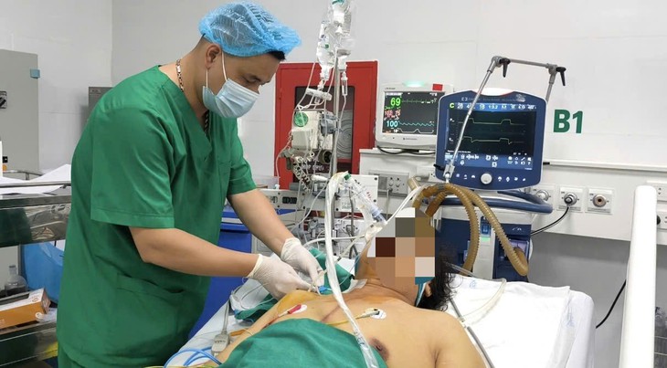 Điều trị bệnh viêm gan B cần theo dõi định kỳ theo chỉ định của bác sĩ. - Ảnh 1.
