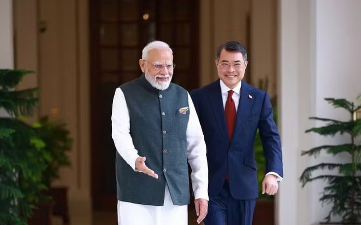 Thủ tướng Lê Minh Hưng dâng hoa tưởng niệm Chủ tịch Hồ Chí Minh tại New Delhi- Ảnh 4.