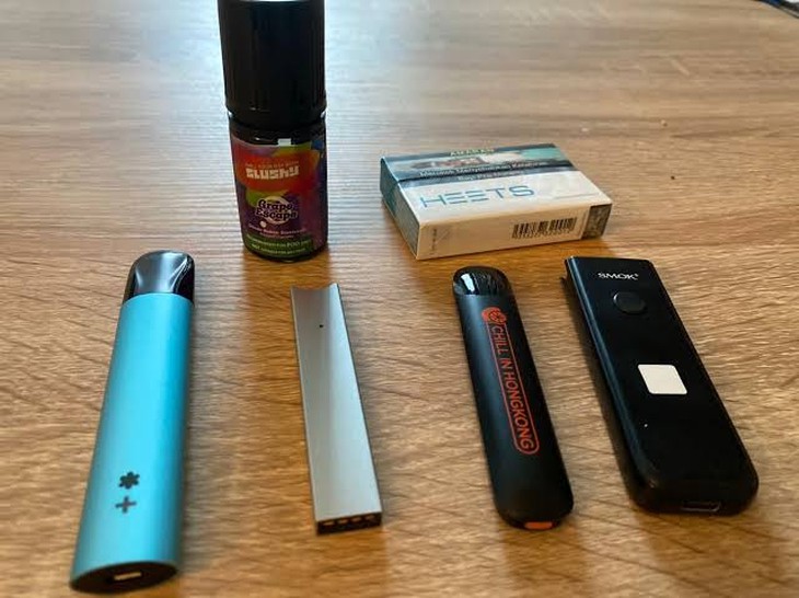 'Chợ mạng' bán vape, pod: 'Cạm bẫy ngọt ngào' bủa vây học đường- Ảnh 2.