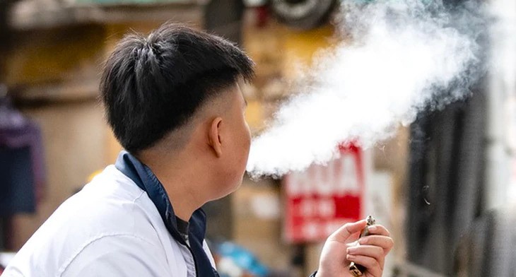 Học sinh sử dụng thuốc lá điện tử nguy cơ tổn thương não, di chứng vĩnh viễn- Ảnh 2.